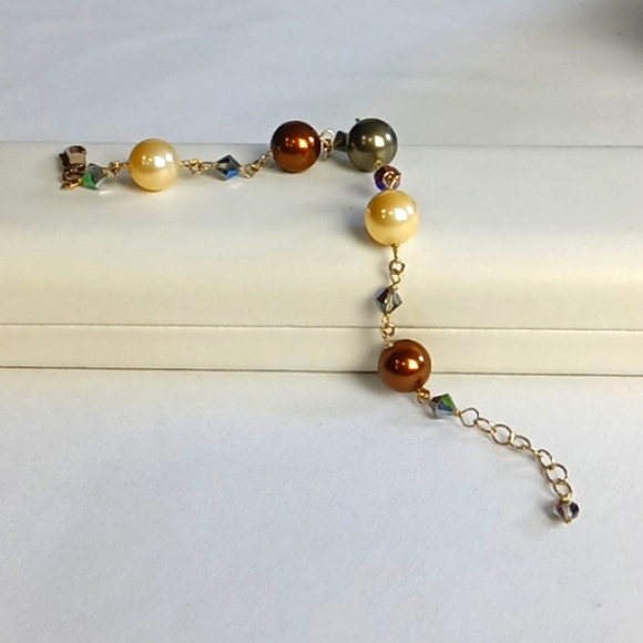 Pearls and Swarovski 14K Gold Filled Bracelet. - Picture 16 of 16
